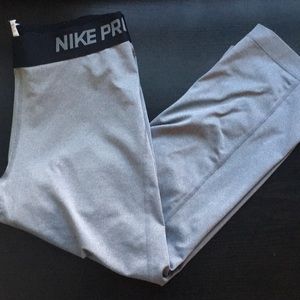 NikePro cropped leggings
